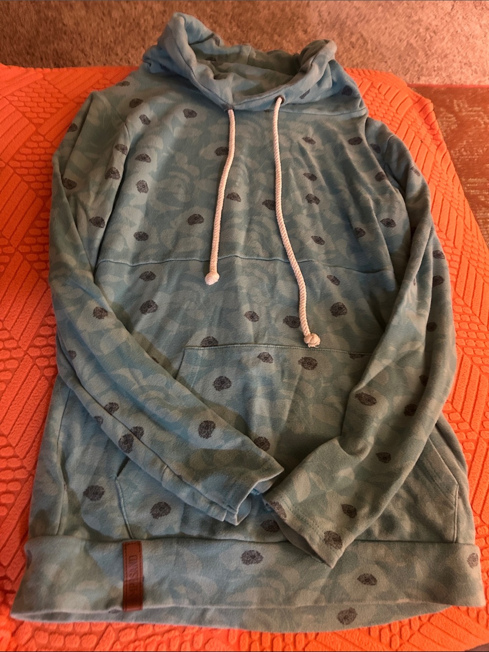 Men's Light Blue Pullover Hoodie with Subtle Dot Pattern